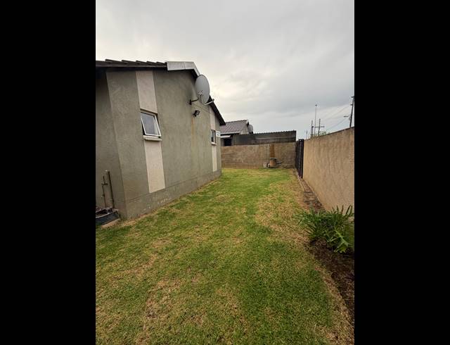2 BEDROOM HOUSE FOR SALE IN PALM SPRINGS